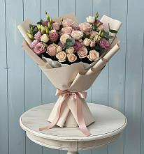 Букет цветов из:  Розы и Лизиантусы в Тырныаузе