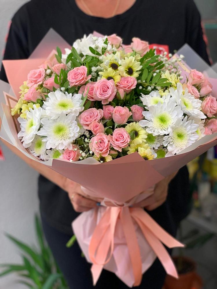 Букет цветов из: Розы и Хризантемы в Тырныаузе