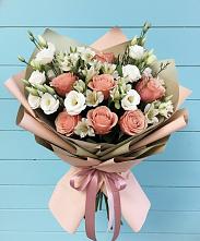 Букет цветов из:  Розы, Альстромерии и Лизиантусы в Тырныаузе
