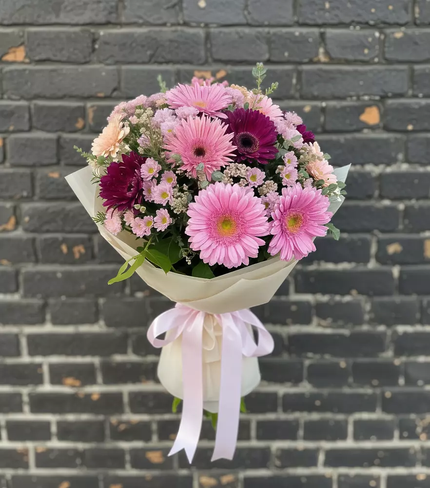 Букет цветов из: Герберы и Хризантемы в Тырныаузе