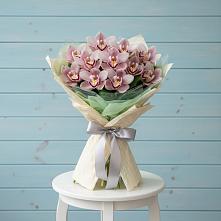 Букет цветов из:  Орхидеи и Розы в Тырныаузе