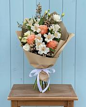 Букет цветов из:  Альстромерии, Лизиантусы, Розы и Хризантемы #REPLACE_PRED# Тырныаузе