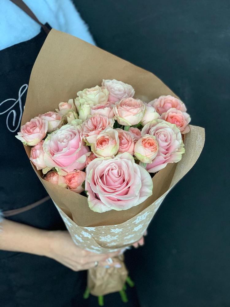 Букет цветов из: Хризантемы и Розы в Тырныаузе