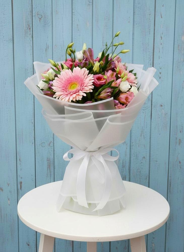 Букет цветов из: Герберы, Альстромерии и Лизиантусы в Тырныаузе