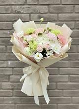 Букет цветов из:  Гвоздики, Розы, Лизиантусы и Хризантемы в Тырныаузе