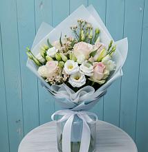 Букет цветов из:  Розы и Лизиантусы в Тырныаузе