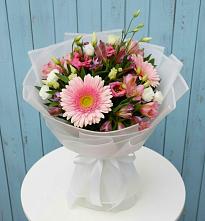 Букет цветов из:  Герберы, Альстромерии и Лизиантусы в Тырныаузе