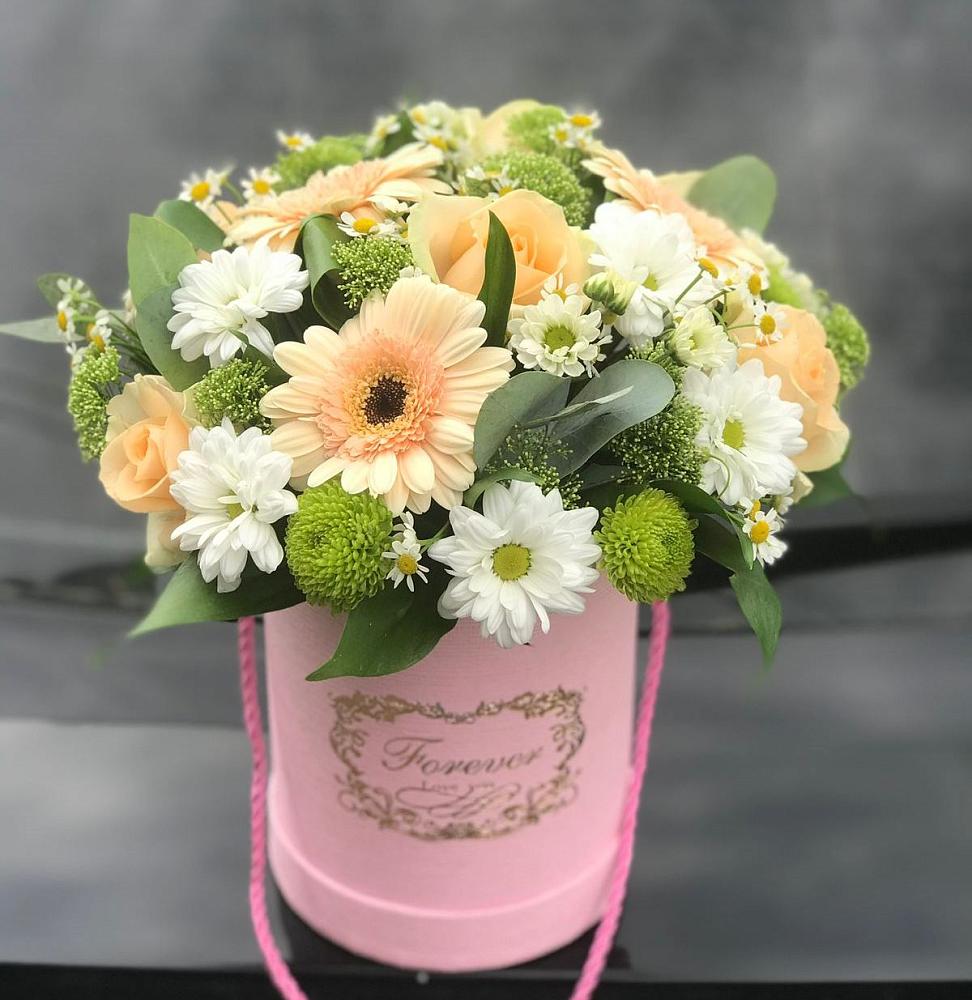 Цветочная композиция из Розы, Герберы и Хризантемы в шляпной коробке в Тырныаузе