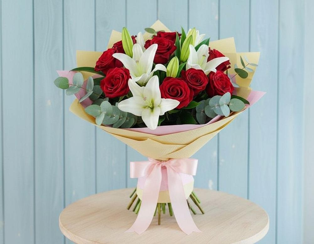 Букет цветов из: Лилии и Розы в Тырныаузе